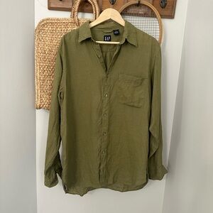 GAP Men's Casual Green Linen Button-Down Shirt